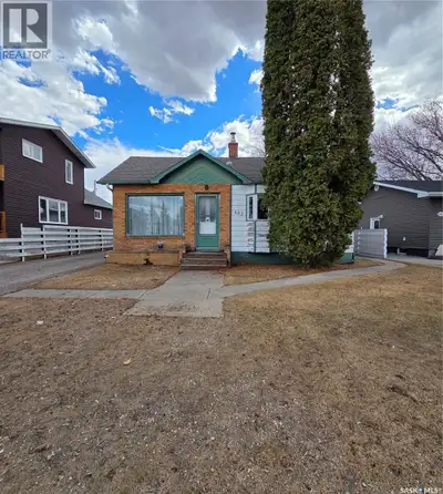 Welcome to 602 8th Ave West, a charming and affordable 2-bedroom, 1-bathroom home that perfectly bal...