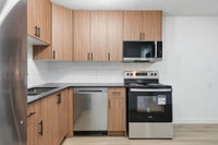 Amenities: Gym and Community Room • City Views • Heat & Water Included Suite & Building: Spacious on... (image 4)
