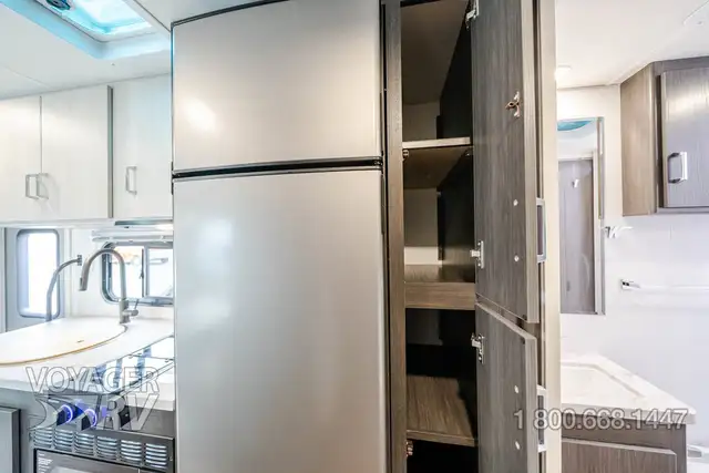 2027 Winnebago Sunflyer 22RS in Travel Trailers & Campers in Kelowna - Image 26