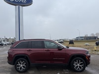 This 2024 Jeep Grand Cherokee Limited Comes Nicely Equipped With Leather, NAV, Heated 1st & 2nd Row... (image 2)