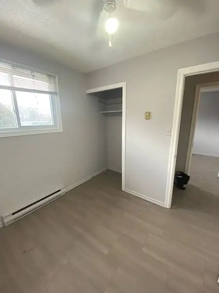 5 Spacious Student Bedroom Available on Noecker St! (Unit B) in Long Term Rentals in Kitchener / Waterloo - Image 5