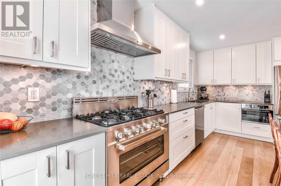 3 SHAKESPEARE DRIVE Guelph (Victoria North), Ontario 4