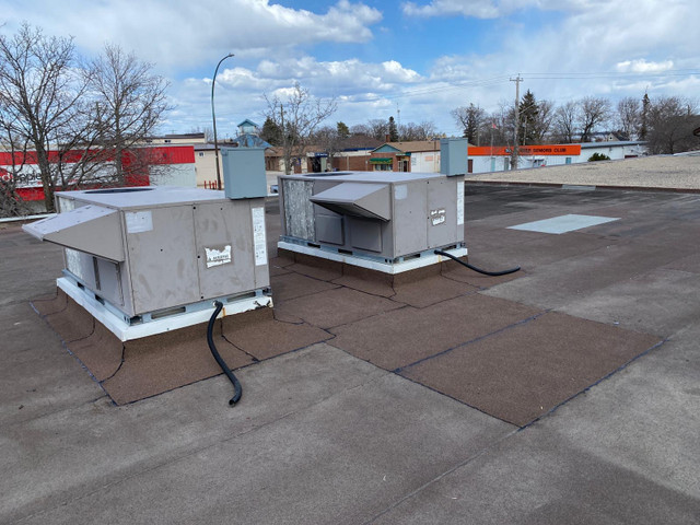 FLAT ROOFING / (Inspection-Repairs-Insulation-Replacement) in Roofing in Winnipeg - Image 3