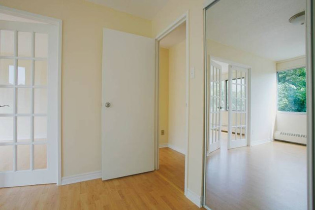 LOVELY 1 BEDROOM + DEN NEAR UNIVERSITIES in Long Term Rentals in City of Halifax - Image 2