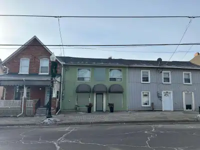 6389 Main St, Stouffville (9th Line & Main St) Asking $649,000 - Commercial retail/office property -...