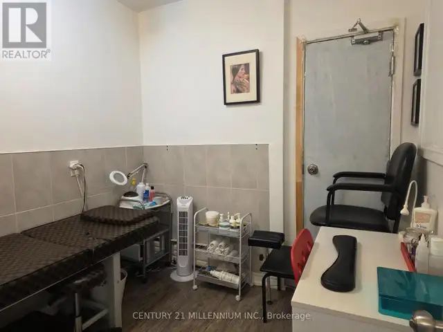 A - 2479 LAKE SHORE BOULEVARD W Toronto (Mimico), Ontario in Commercial & Office Space for Rent in Mississauga / Peel Region - Image 6