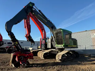 Used 2022 2154G John Deere Processor Comes with 622B3 Waratah head!! Good condition, well maintained...