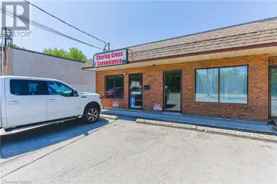 Retail/professional office located on a busy corridor offers high exposure in central Brantford. Aff...