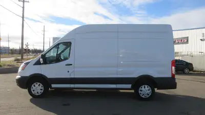 2016 FORD TRANSIT T-350 HIGH ROOF CARGO VAN.. Amvic Licenced... - CARGO VAN - 3.7L V6 GAS - Transmis...