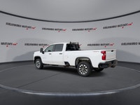 Electric Mirrors,Heated Mirrors,Rear Tow Hook,Tinted Windows,Turn Signal Mirrors,Fabric/Cloth Seats,... (image 5)
