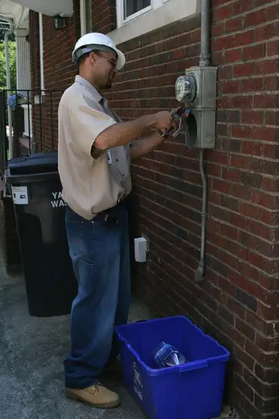 ELECTRICIAN402405826894254080