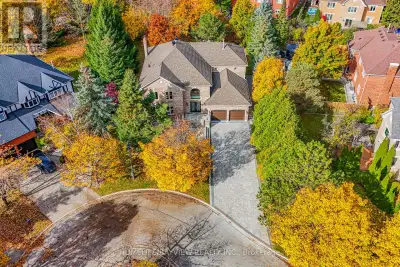 Luxuriously maintained family home nestled on an exclusive, child-safe cul-de-sac in prestigious Bay...