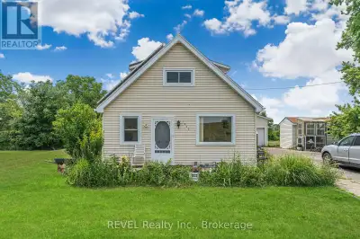 Welcome to 1032 Elm Street, Port Colborne. At just under 2,000 sq ft, this 4-bedroom, 1.5 bath backs...