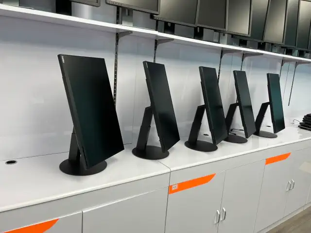 Lots of 24 inches 2K  monitors, frameless, --UNIWAY 8TH STREET63735877327105124