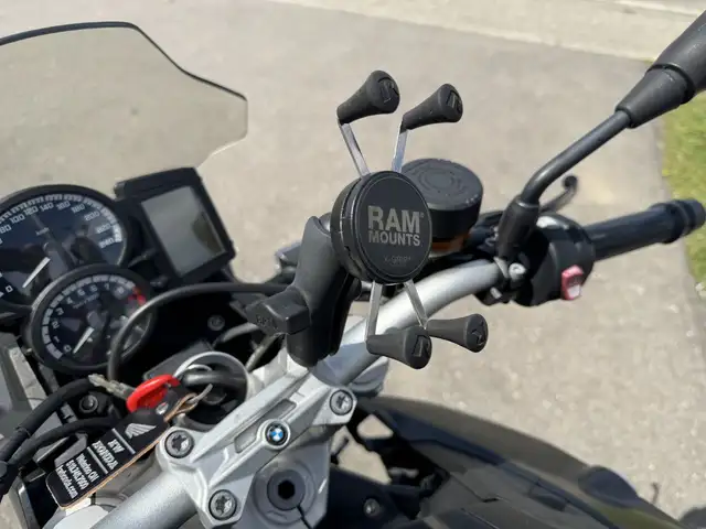 2015 BMW F800R in Sport Bikes in Kitchener / Waterloo - Image 25