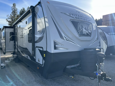 Four-season performance without giving up luxury, this is where rugged meets refined. The 2026 Outdo...