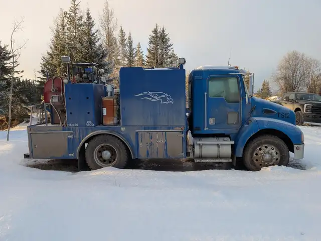 1999 KENWORTH T300 in Heavy Trucks in Saskatoon - Image 5