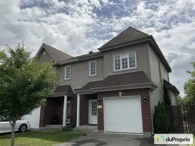 **Promesse d'achat acceptée. Réalisation des conditions en cours. Un superbe semi-détaché rénové ave...