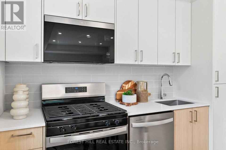 A - 12 SMALLWOOD DRIVE Toronto (Downsview-Roding-CFB), Ontario 4