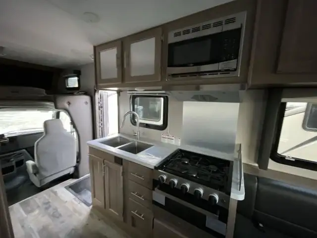 2023 Adventurer LP Class C Adventurer 19RD in RVs & Motorhomes in Kamloops - Image 8