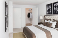 Located at the corner of Southwood and St Andrews, these low rise apartment buildings offer spacious... (image 4)