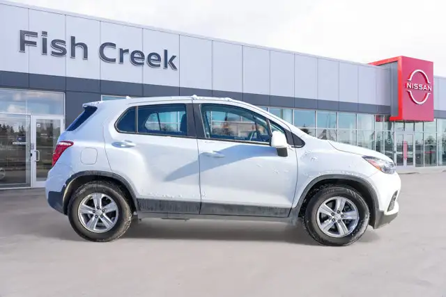 2021 Chevrolet Trax LS | Rear-View Camera | Carplay | No in Cars & Trucks in Calgary - Image 9