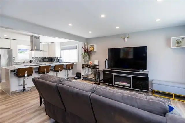 761 Parkhill Street Winnipeg, Manitoba in Houses for Sale in Winnipeg - Image 6
