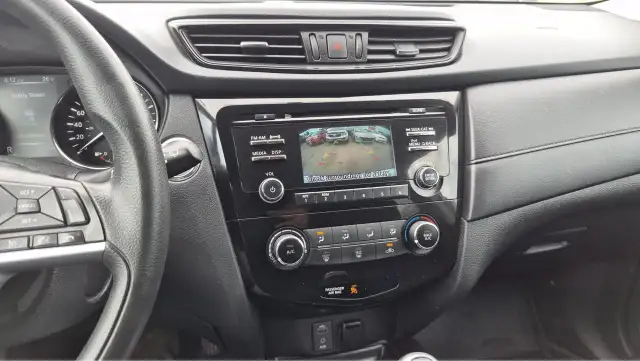 2017 Nissan Rogue SV, AWD, ONLY 36,000KMS, LOADED, LOW KMS, CERT in Cars & Trucks in London - Image 14