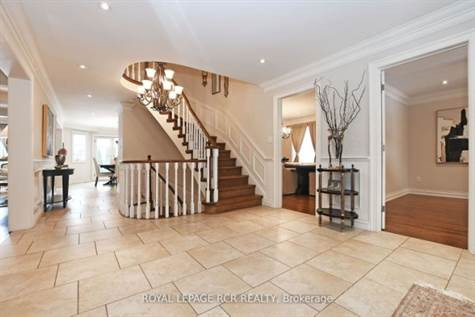 142 Timberline Tr in Houses for Sale in Markham / York Region - Image 3