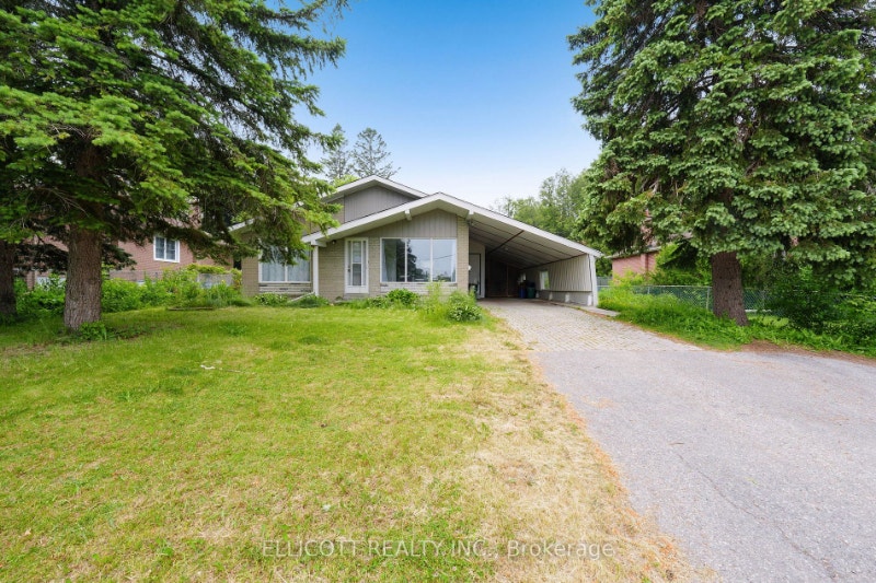 Beautiful Furnished Detached Home in Aurora Long Term Rentals