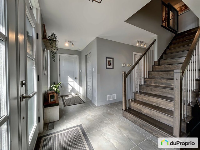 $659,500 - 2 Storey for sale in Ste-Claire — photo 2