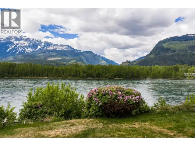 1311 Front Street Revelstoke, British Columbia in Land for Sale in Revelstoke - Image 9