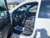 6.2L V8 | HEATED & COOLED FRONT BUCKET SEATS | HEATED REAR SEATS | HEATED STEERING WHEEL | 360 CAMER... (image 8)