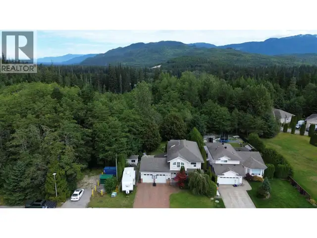 80 SMITH STREET Kitimat, British Columbia in Houses for Sale in Kitimat - Image 3