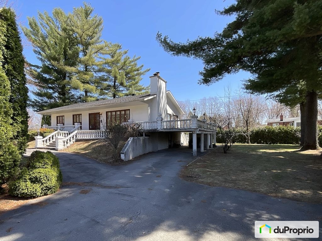 $489,000 - Bungalow for sale in Joliette — photo 1