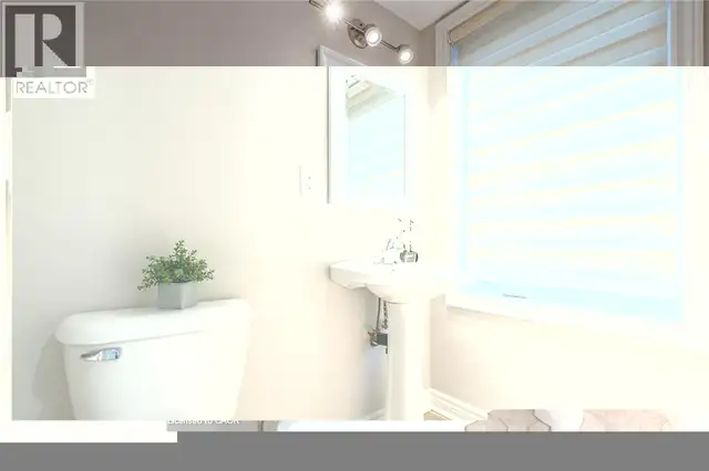 38 ARCHIBALD Mews Toronto, Ontario in Houses for Sale in City of Toronto - Image 41