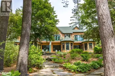 Welcome to Corbett Cove - Your Muskoka Retreat Awaits! Experience the charm and tranquility of Lake...