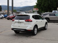 2017 Nissan Rogue SL AWD Comfortable, refined, and packed with premium features, this 2017 Nissan Ro... (image 4)
