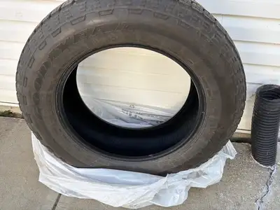 Truck tire 20 inch Goodyear half life left