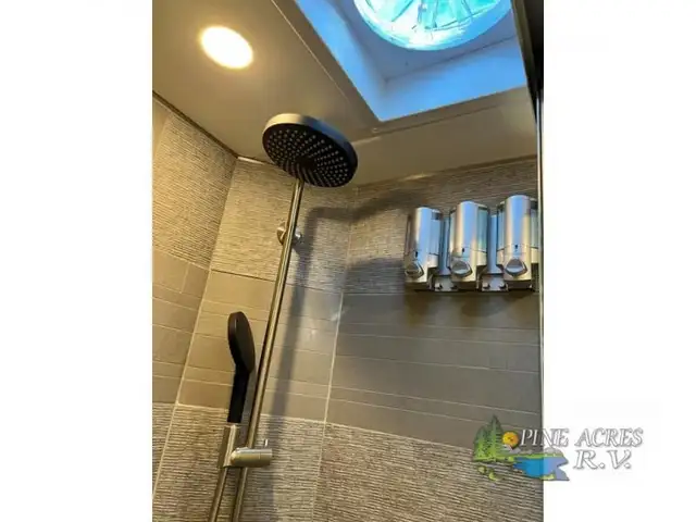 2024 Newmar New Aire 3549 Luxury Diesel Pusher in RVs & Motorhomes in Moncton - Image 51