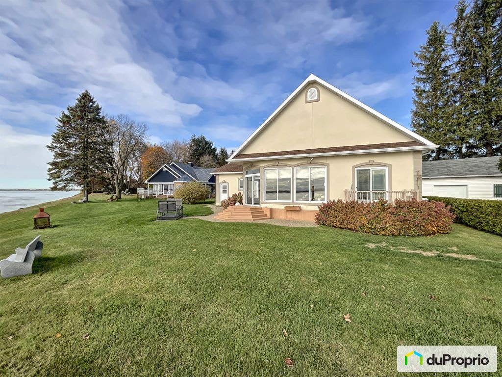 $699,000 - Bungalow for sale in Champlain — photo 1