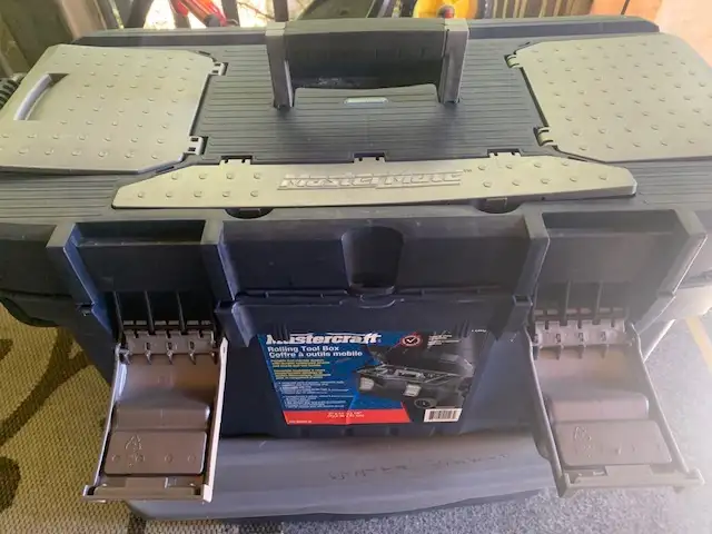 Tool Box - on wheels and with handle in Tool Storage & Benches in North Bay - Image 4