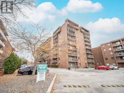 3936 WYANDOTTE Unit# 305 Windsor, Ontario
