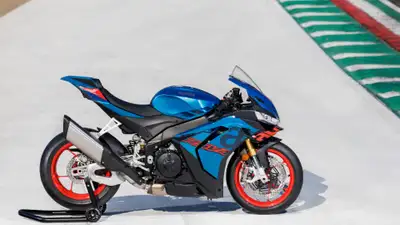 RSV4 STINGRAY BLUE MSRP $23499 RSV4 POISEN YELLOW MSRP $23499 WE SHIP EVERYWHERE ~ EASY FINANCING OP...