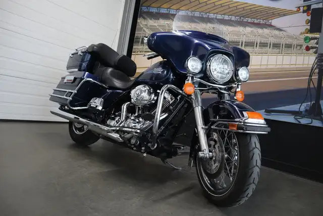 2013 Harley-Davidson FLHTC - Electra Glide Classic in Sport Touring in Edmonton - Image 5