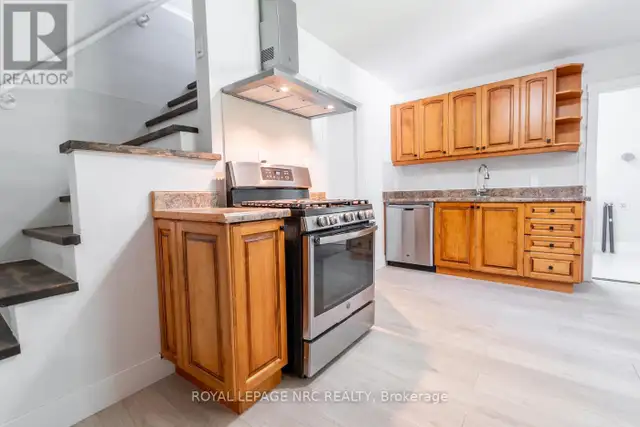 29 ERIE STREET Port Colborne (Main Street), Ontario in Houses for Sale in St. Catharines - Image 38