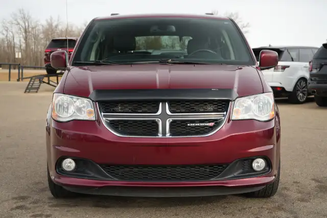 2018 Dodge Grand Caravan SXT Premium Plus WITH STOW & GO in Cars & Trucks in Red Deer - Image 3