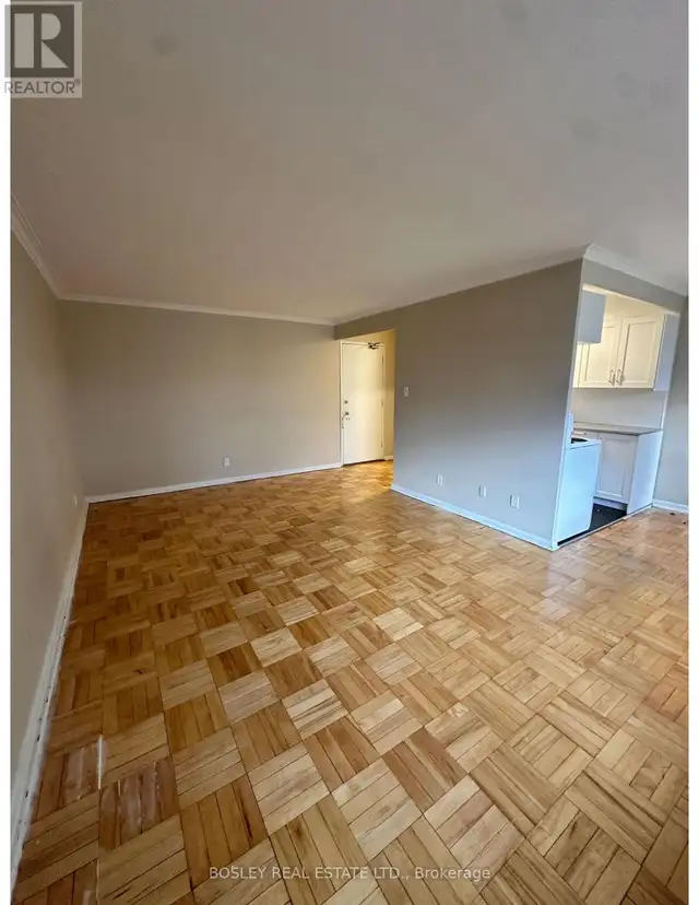 210 - 970 EGLINTON AVENUE E Toronto (Leaside), Ontario in Long Term Rentals in City of Toronto - Image 3
