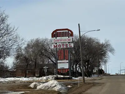 R33//Virden/Well established Virden Manitoba motel has been in operation for more than 30 years. Man...