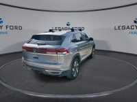 Navigation, Sunroof, Leather Seats, Premium Audio, Cooled Seats! Turn heads with this stylish 2024 V... (image 7)